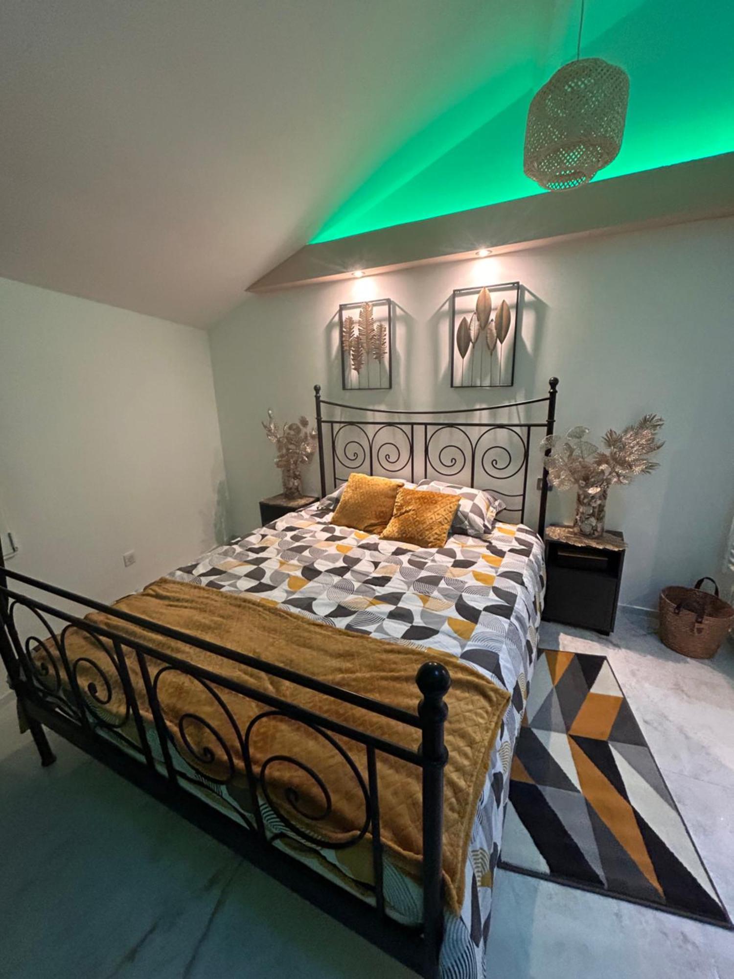 Spa Jacuzzi Moon White Vaudherland Экстерьер фото